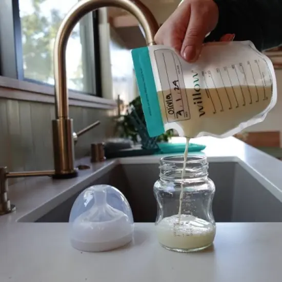 WILLOW Breast Milk Storage Bags - 100pk image {5}