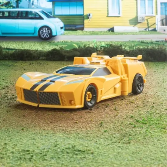 Transformers EarthSpark Spin Changer Bumblebee and Mo Malto image {5}