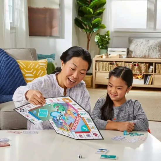 Monopoly Junior 2 Kids Board Games in 1 image {7}
