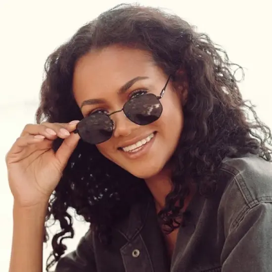 WMP Eyewear Round Geometric Retro Polarized Sunglasses image {2}