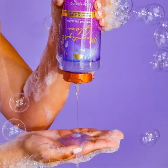 Tree Hut Exclusive Moonlight Glow Foaming Gel Body Wash - 18 fl oz image {3}