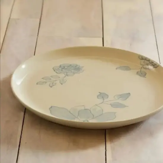 SEVOBAL Serving Platters Handcrafted Ceramic Floral Side Plate, Elegant Dining Accent for Everyday and Entertaining, Off-White, 10.04"*10.04"*0.98" image {4}