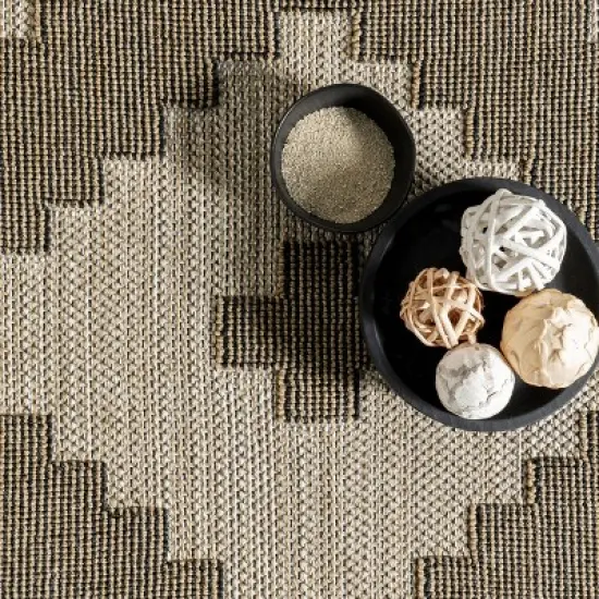 nuLOOM Teisha Diamond Indoor/Outdoor Patio Area Rug image {5}