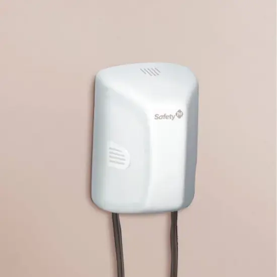 Safety 1st Outlet Cover/Cord Shortner image {1}