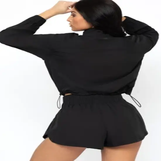 Yogalicious Radiant Commuter Woven Cropped Windbreaker with Front Patch Pockets image {3}