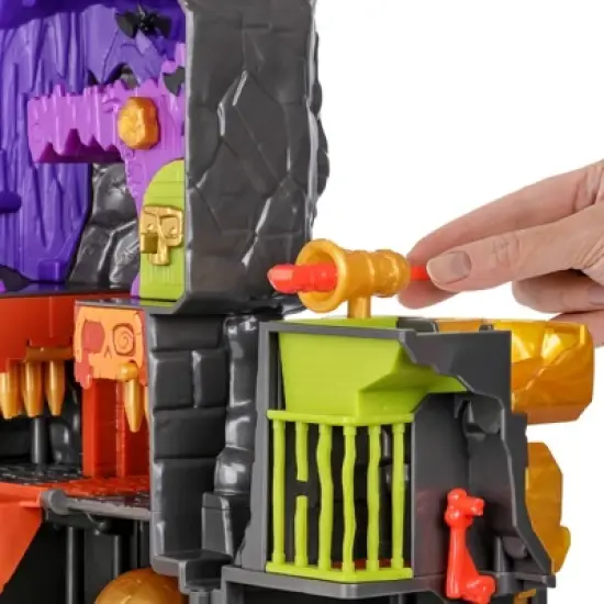 Treasure X Lost Lands Skull Island Skull Temple Mega Playset image {5}