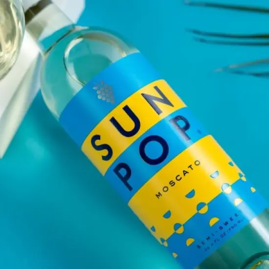 SunPop Moscato - 750ml Bottle image {3}