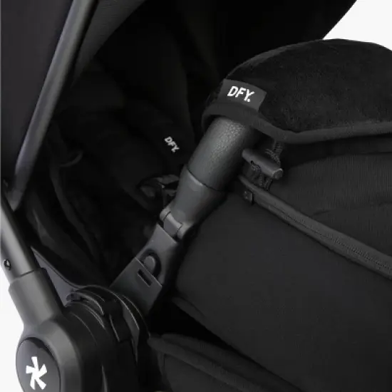 DFY R1 Footmuff - Black image {2}