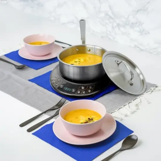 Brentwood Single Electric Induction Cooktop in Black image {1}