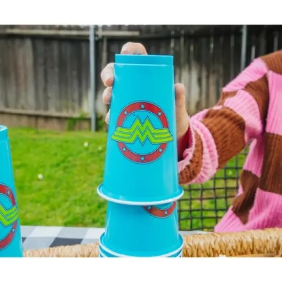 Silver Buffalo DC Comics Wonder Woman Logo 18oz Disposable Plastic Party Cups | 20 Pack image {3}