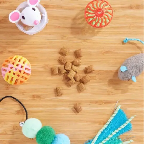 Temptations Feline Favorites with Seafood, Tuna and Chicken Flavor Cat Treats - 6pk image {1}