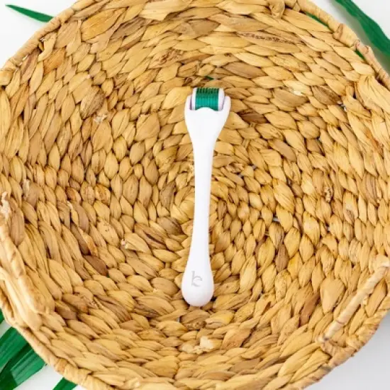 Beauty by Earth Microneedle Derma Roller Roller for Face image {5}