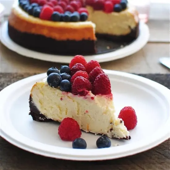 Chinet Classic Lunch Plate 8 3/4" image {3}