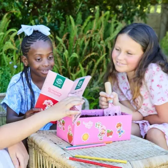 Garden Republic Jr. Strawberry Shortcake Decorate and Grow Starter Kit image {4}