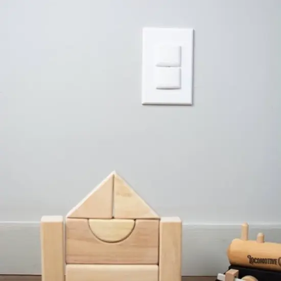 Qdos StayPut Single Outlet Plugs - White 12pk image {3}