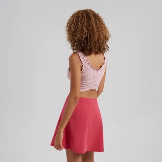 Women's Puckered Scoop Neck Cropped Tank Top image {2}