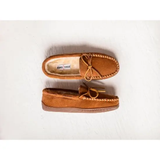 Minnetonka Men's Suede Pile Lined Hardsole Moc Slipper image {5}