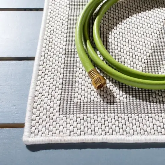 Bermuda BMU805  Machine Washable UV Resistant Stain Resistant Non-Shedding Power Loomed Indoor/Outdoor Rugs - Safavieh image {2}