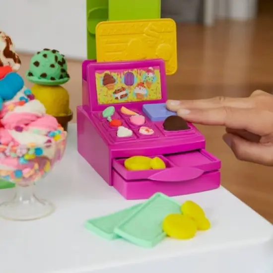 Play-Doh Kitchen Creations Ultimate Ice Cream Toy Truck Playset image {9}