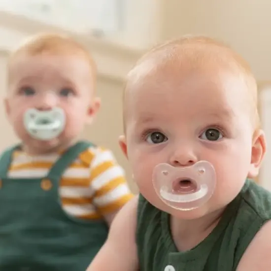 Chicco New PhysioForma Luxe Pacifier 0-6 Months - 4pk image {3}