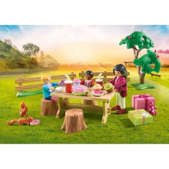 Playmobil Pony Farm Birthday Party image {3}