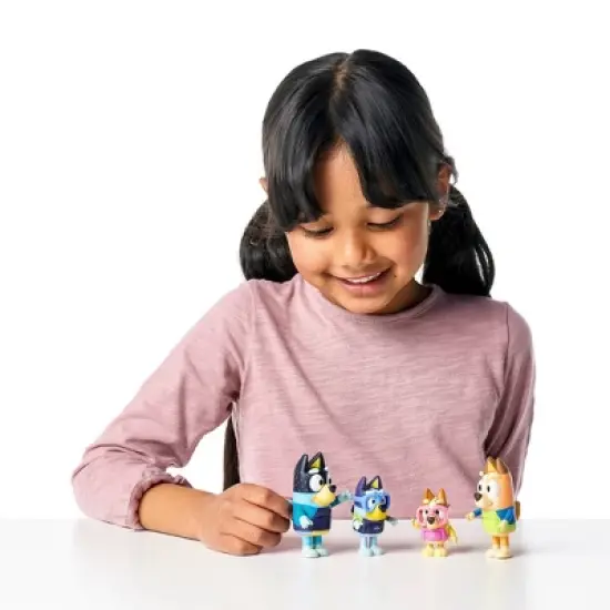 Bluey Family Beach Day Figures - 4pk image {8}