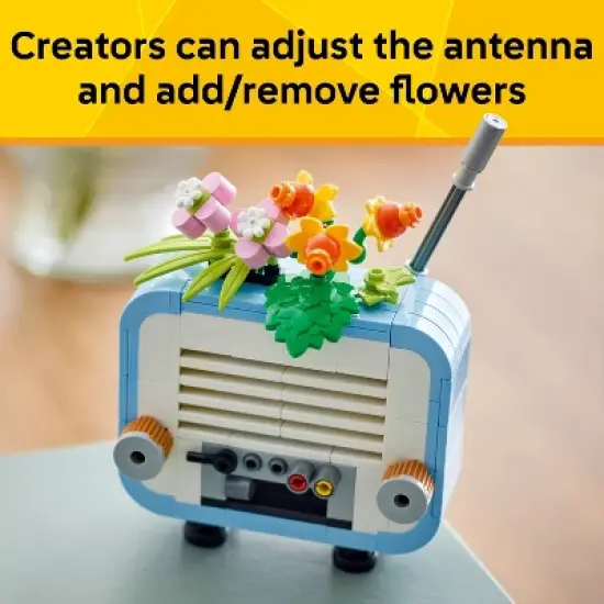 LEGO Creator 3 in 1 Record Player with Flowers, 3 Building Options, Record Player, Radio, or Microphone 31172 image {5}