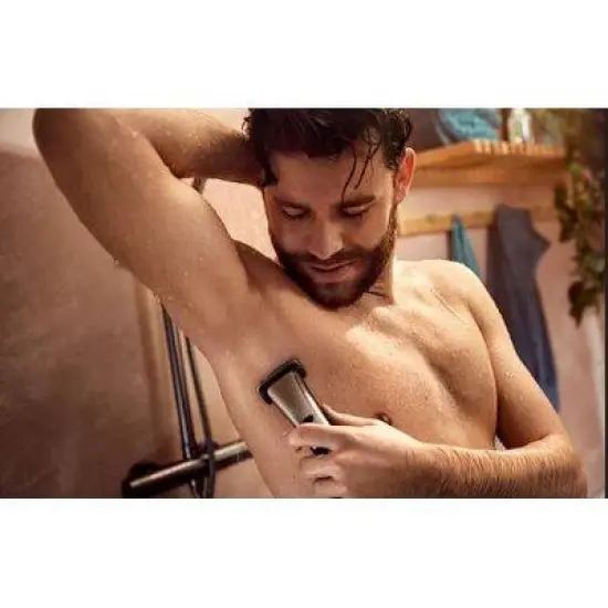 Philips Norelco Bodygroom Series 7000 Men's Rechargeable Electric Trimmer - BG7030/49 image {9}