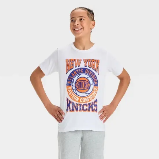 Boys' NBA New York Knicks Short Sleeve Graphic T-Shirt - White image {4}