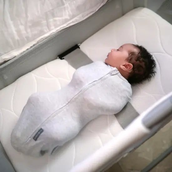 SwaddleMe DreamSecure 2-in-1 Co-Sleeping Bassinet with SwaddleMe Pod - 0-5Months - Cream image {6}
