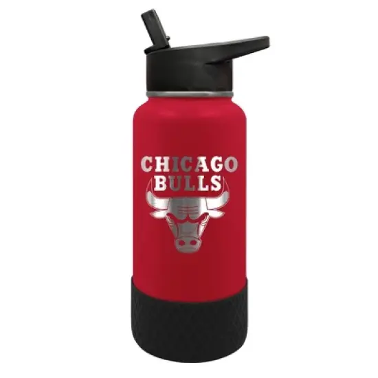 NBA Chicago Bulls 32oz Thirst Hydration Water Bottle image {3}