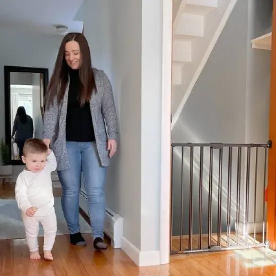 Toddleroo by North States Easy Swing and Lock Stairway Gate image {3}