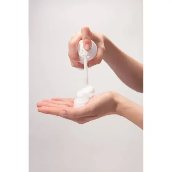 Mustela Newborn Baby Foam Shampoo for Cradle Cap - 5.07 fl oz image {3}