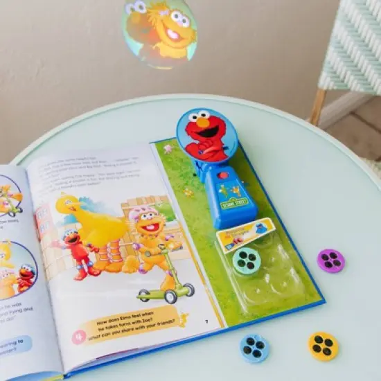 Sesame Street: Movie Theater Storybook & Movie Projector - by  Editors of Studio Fun International (Hardcover) image {2}