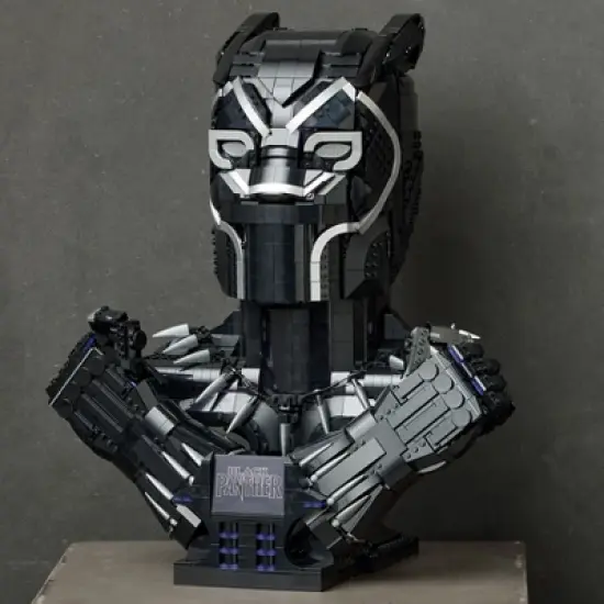 LEGO Marvel Black Panther Wakanda Forever Set 76215 image {5}