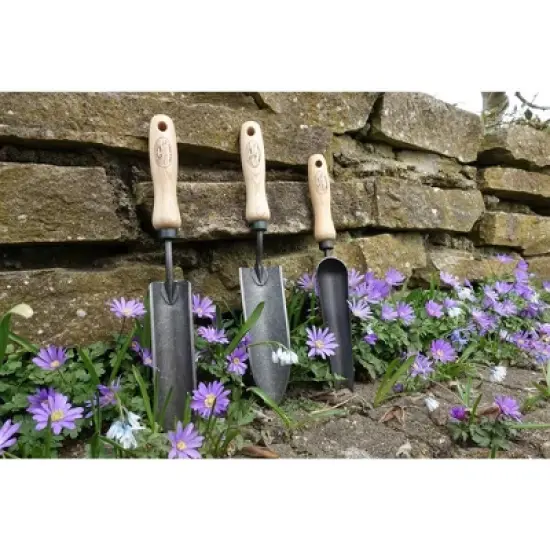 Tierra Garden Transplant Trowel image {6}