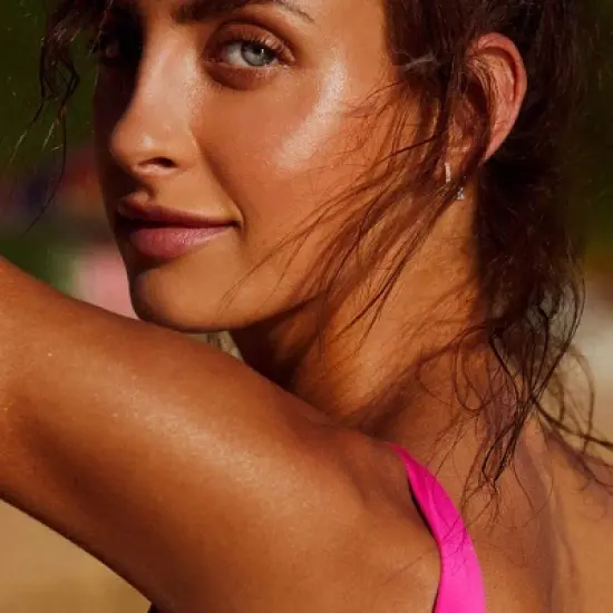 ModelCo Luminosity Shimmer Whip - Highlighter Makeup - Champagne - 0.84 oz image {2}