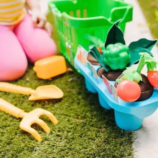Melissa & Doug Let's Explore Deluxe Gardening Set image {5}
