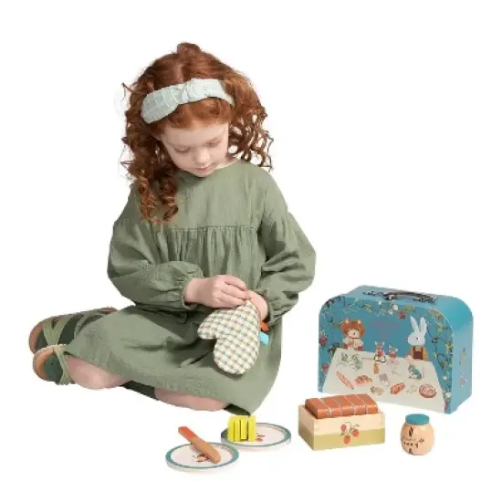 Manhattan Toy Forest Tales 17-Piece Pretend Bread Baking and Serving Set for Two with Carrying Case image {10}