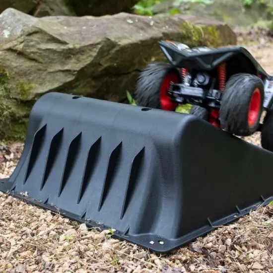 Hearthsong Multi-Use Curved Ramp for Use with Remote Control (RC) Vehicles image {6}