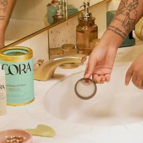 Cora Reusable Menstrual Disc - 1ct image {4}