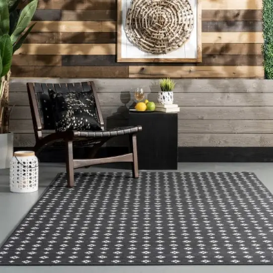 nuLOOM Mikki Geometric Machine Washable Indoor/Outdoor Patio Area Rug image {7}