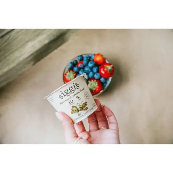 Siggi's Vanilla Cinnamon Plant-Based Coconut Blend Yogurt Alternative - 5.3oz image {2}