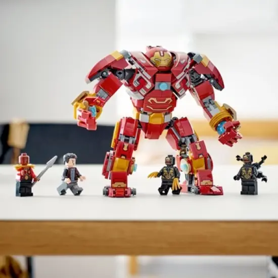 LEGO Marvel The Hulkbuster: The Battle of Wakanda Set 76247 image {5}