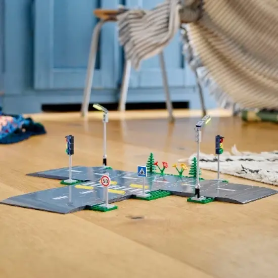 LEGO City Road Plates Building Set with Traffic Lights 60304 image {6}