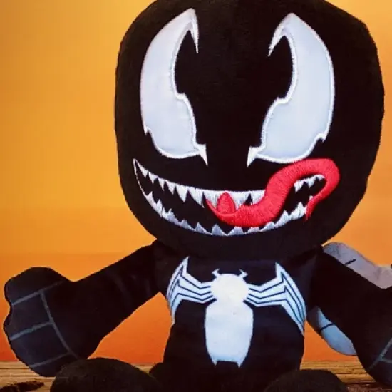 Bleacher Creatures Marvel Venom 8" Kuricha Sitting Plush image {3}