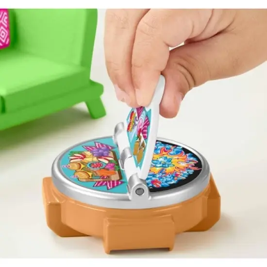 Fisher-Price Little People Barbie Musical Patio Party Playset image {3}