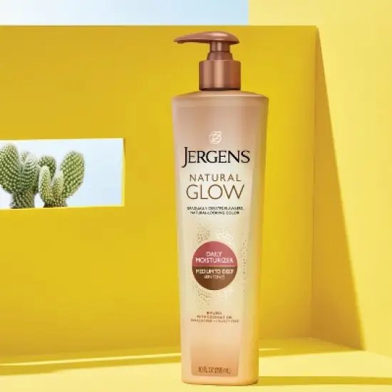 Jergens Natural Glow Daily Moisturizer Medium To Deep, Self Tanner Body Lotion, with Vitamin E - 10 fl oz image {2}