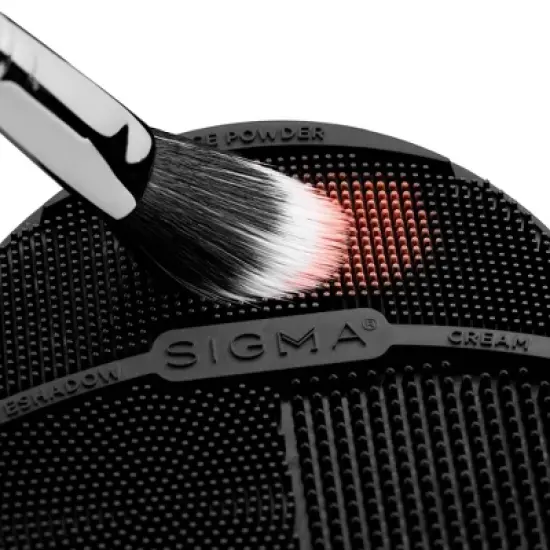 Sigma Beauty Travel Switch Brush Cleaners image {3}