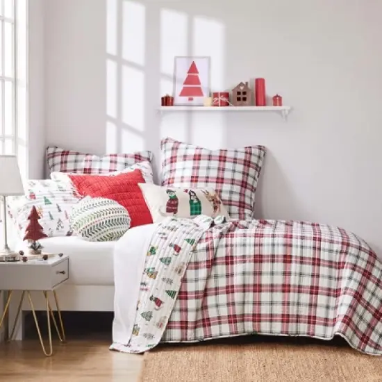 Meowy Christmas Quilt Set - Levtex Home image {1}